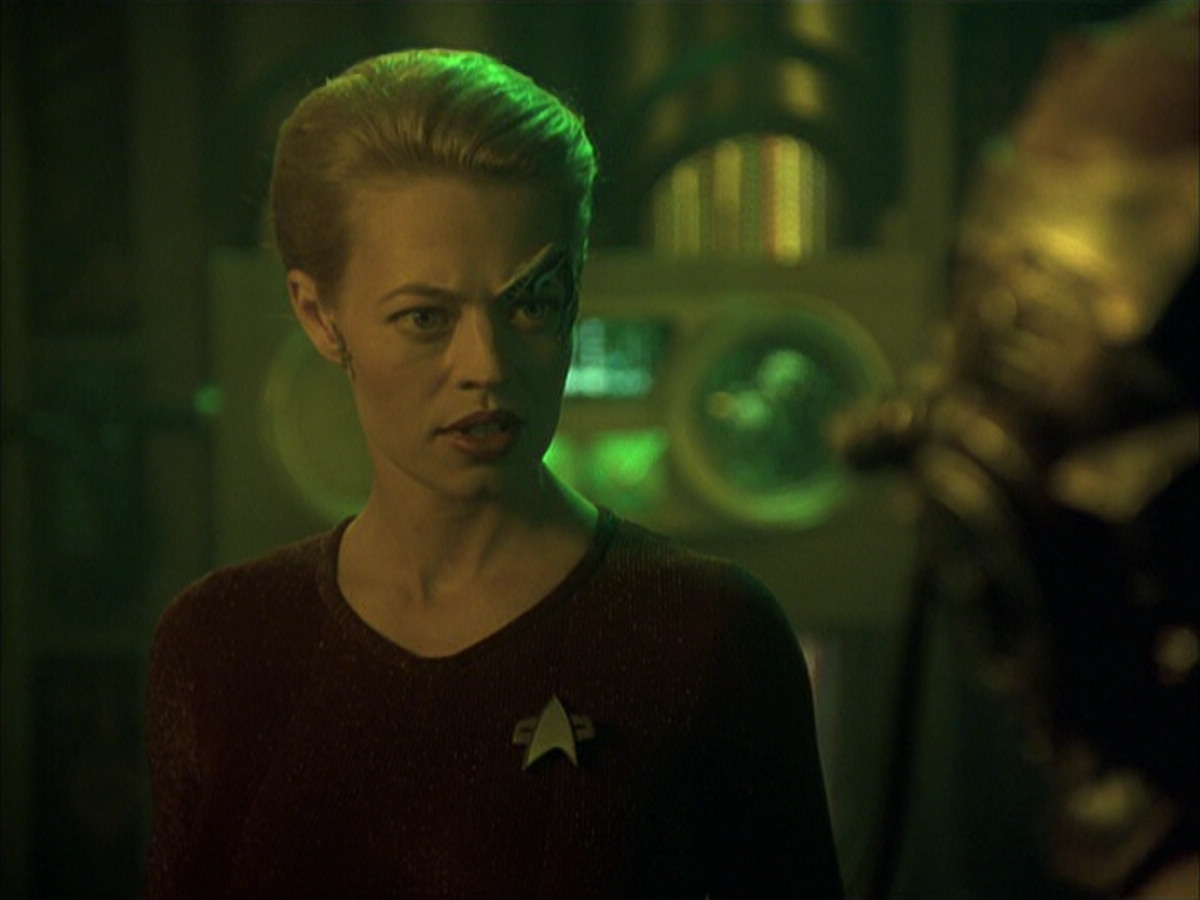 extant_StarTrek_VOY_6x16-Collective_01017.jpg