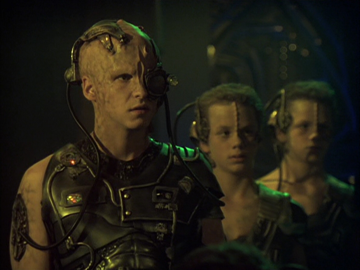 extant_StarTrek_VOY_6x16-Collective_01023.jpg