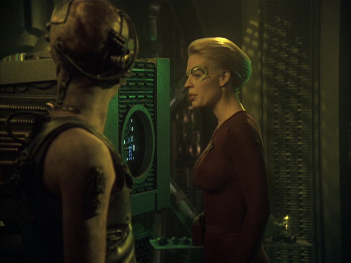 extant_StarTrek_VOY_6x16-Collective_01032.jpg