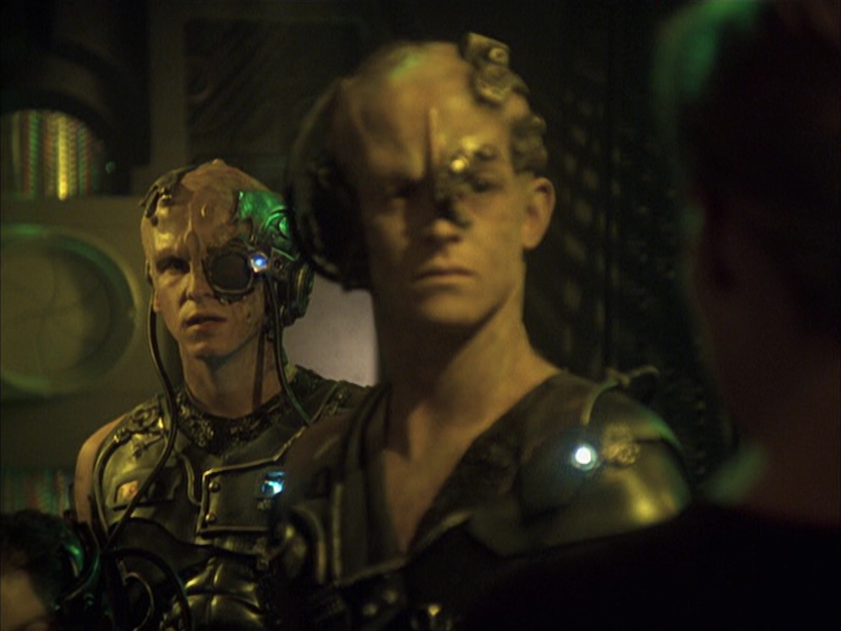 extant_StarTrek_VOY_6x16-Collective_01042.jpg