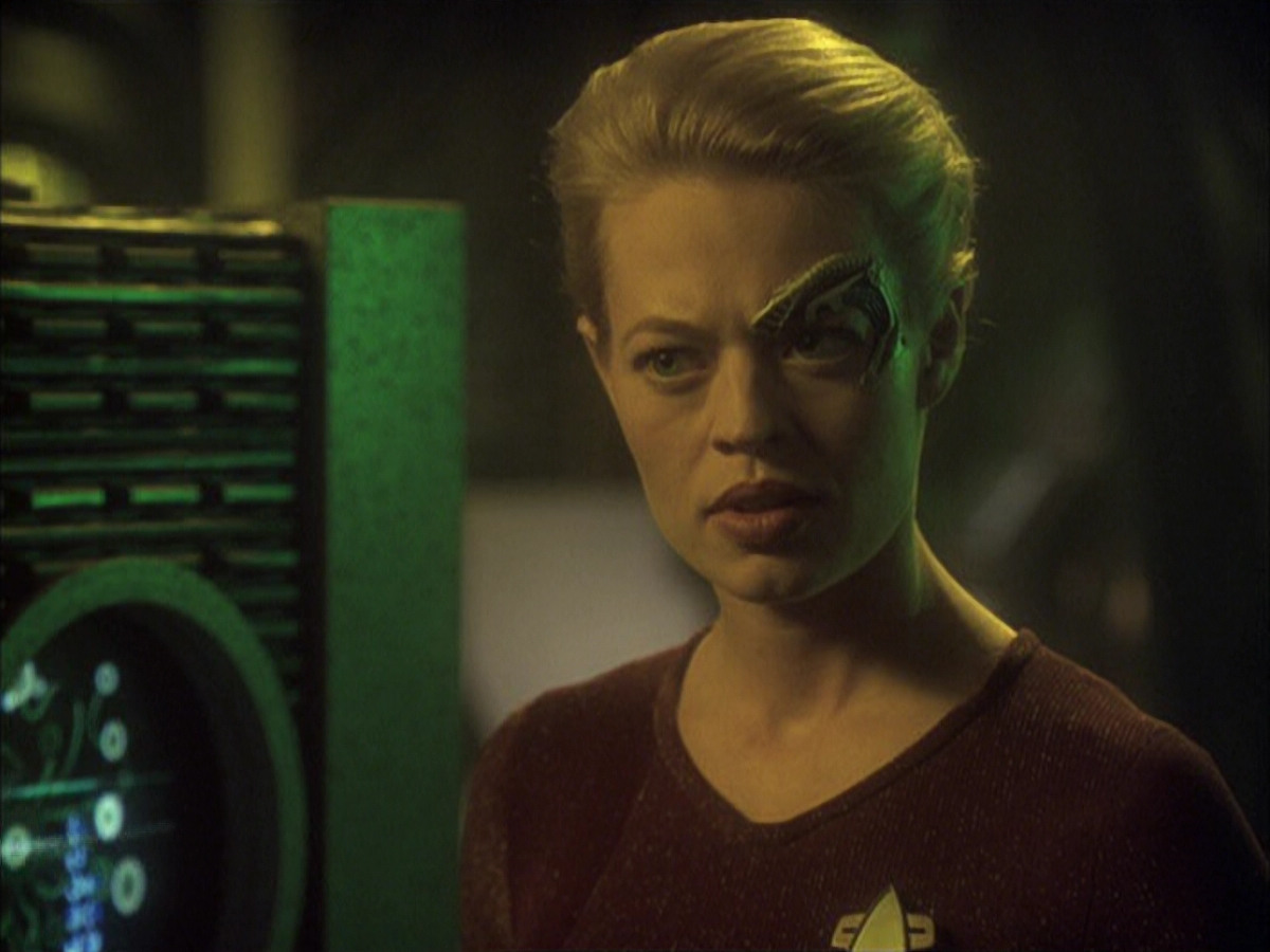 extant_StarTrek_VOY_6x16-Collective_01052.jpg
