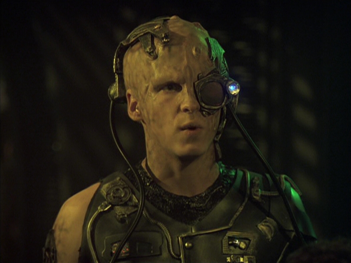 extant_StarTrek_VOY_6x16-Collective_01055.jpg
