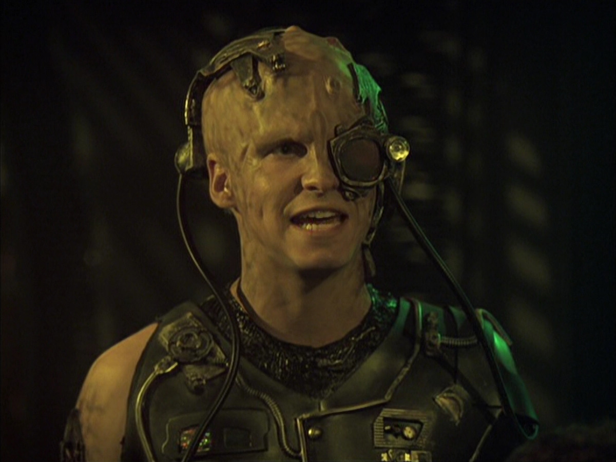 extant_StarTrek_VOY_6x16-Collective_01058.jpg