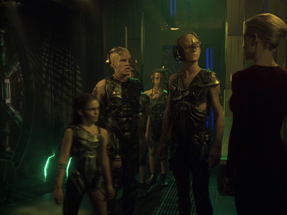 extant_StarTrek_VOY_6x16-Collective_01066.jpg
