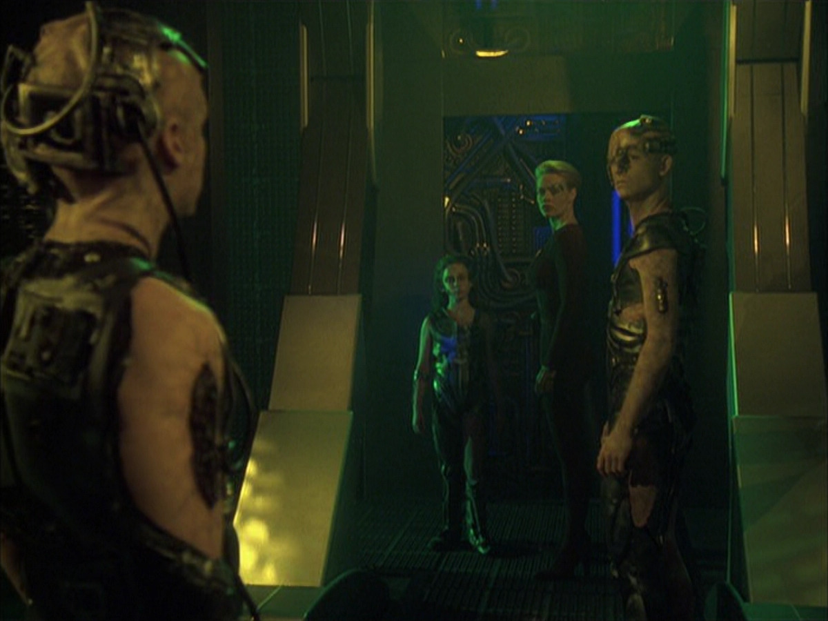 extant_StarTrek_VOY_6x16-Collective_01096.jpg