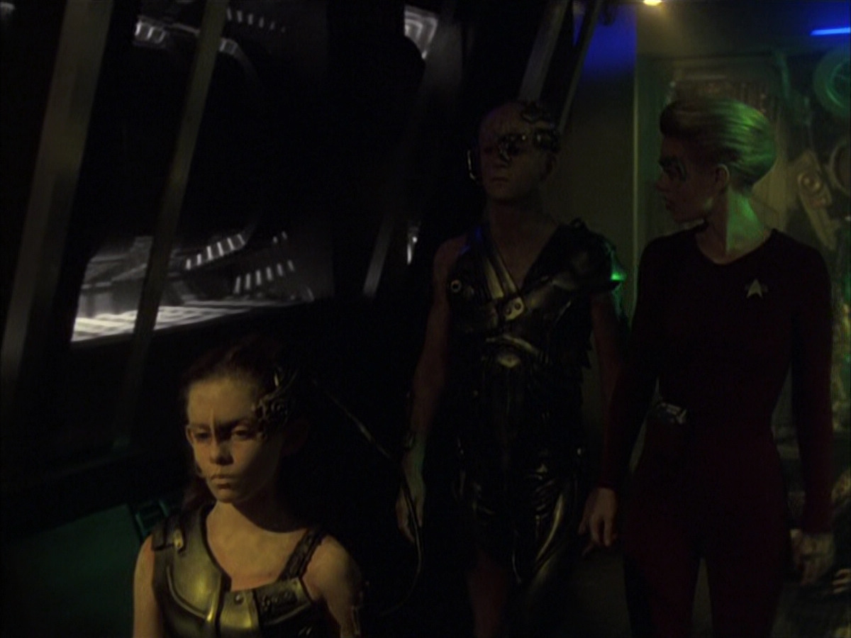 extant_StarTrek_VOY_6x16-Collective_01117.jpg