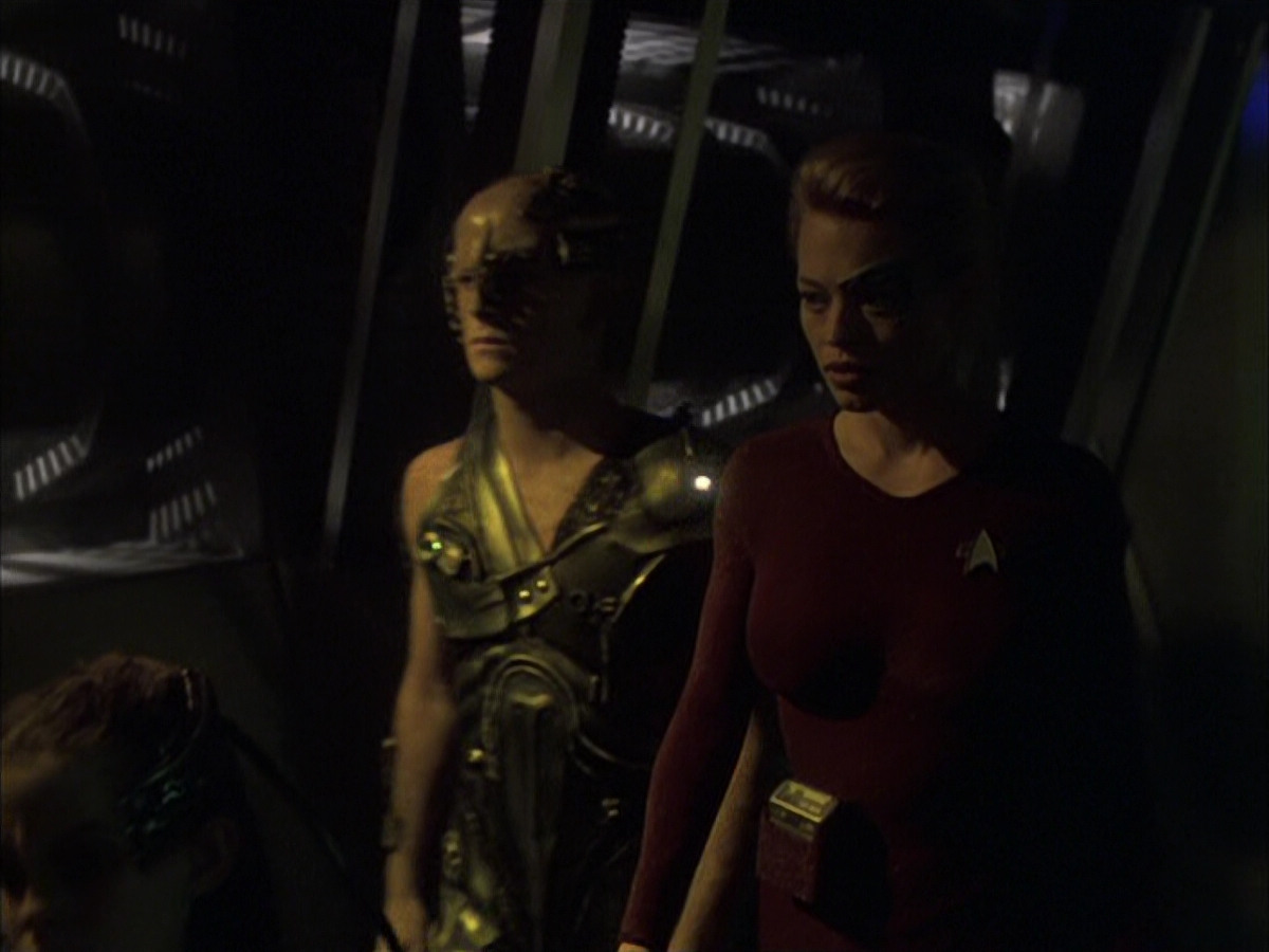 extant_StarTrek_VOY_6x16-Collective_01120.jpg