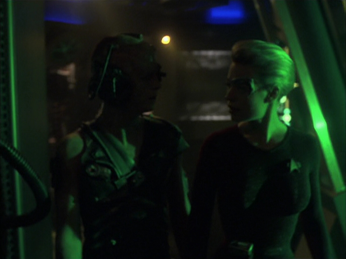 extant_StarTrek_VOY_6x16-Collective_01133.jpg