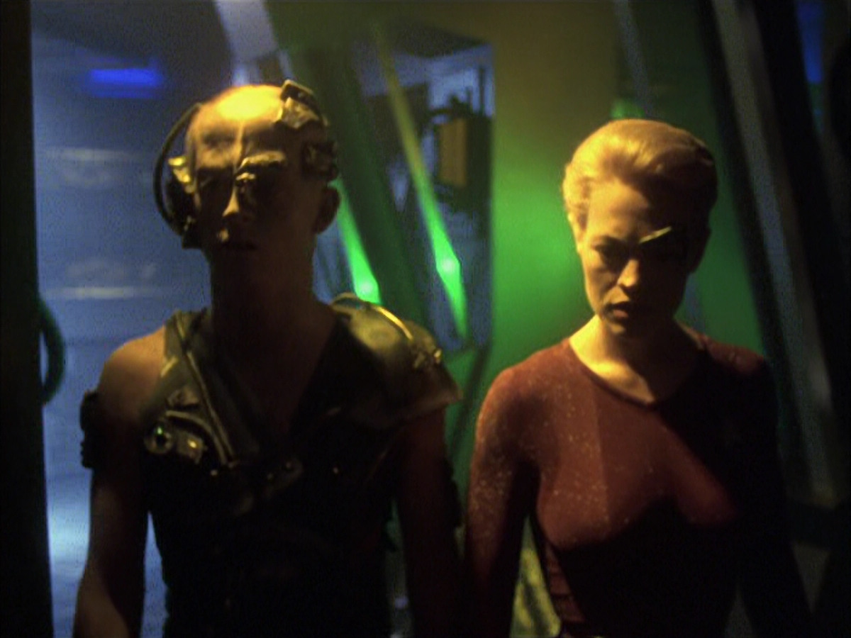 extant_StarTrek_VOY_6x16-Collective_01137.jpg