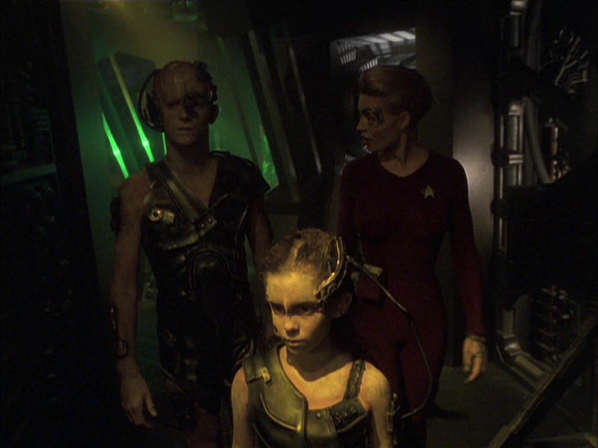 extant_StarTrek_VOY_6x16-Collective_01142.jpg