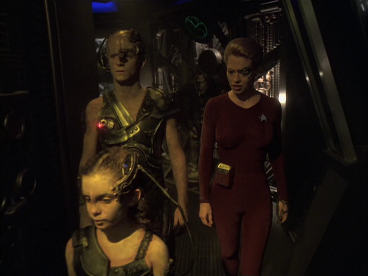 extant_StarTrek_VOY_6x16-Collective_01149.jpg