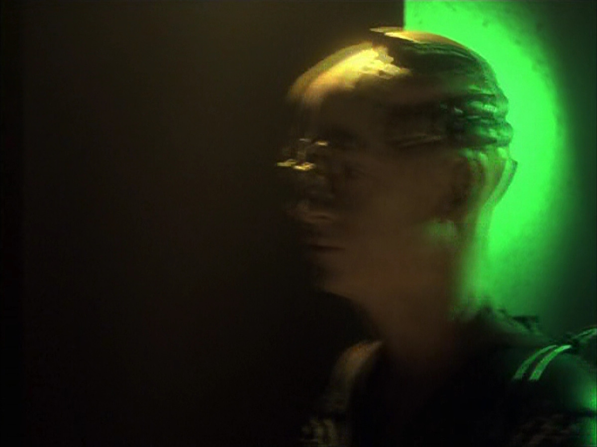 extant_StarTrek_VOY_6x16-Collective_01155.jpg