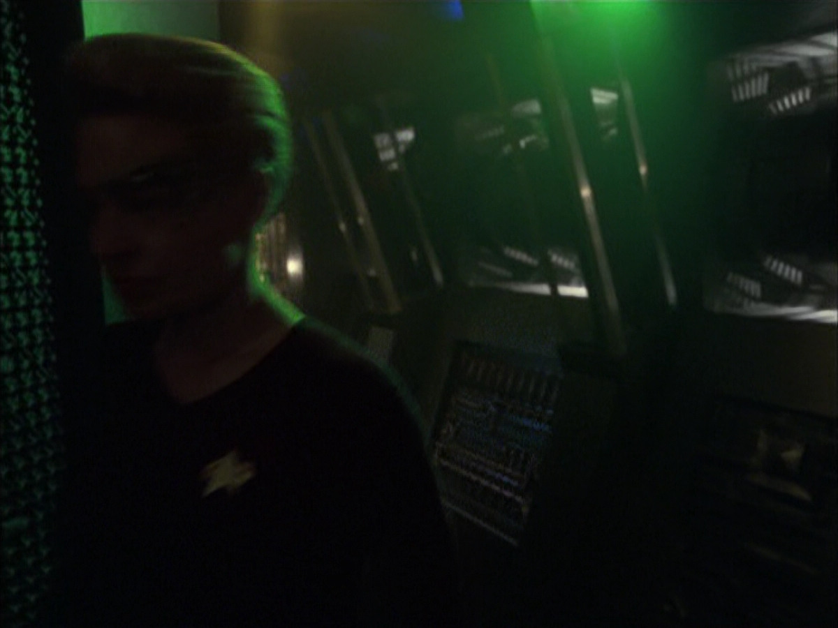 extant_StarTrek_VOY_6x16-Collective_01171.jpg