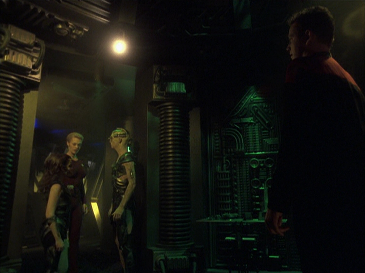 extant_StarTrek_VOY_6x16-Collective_01194.jpg