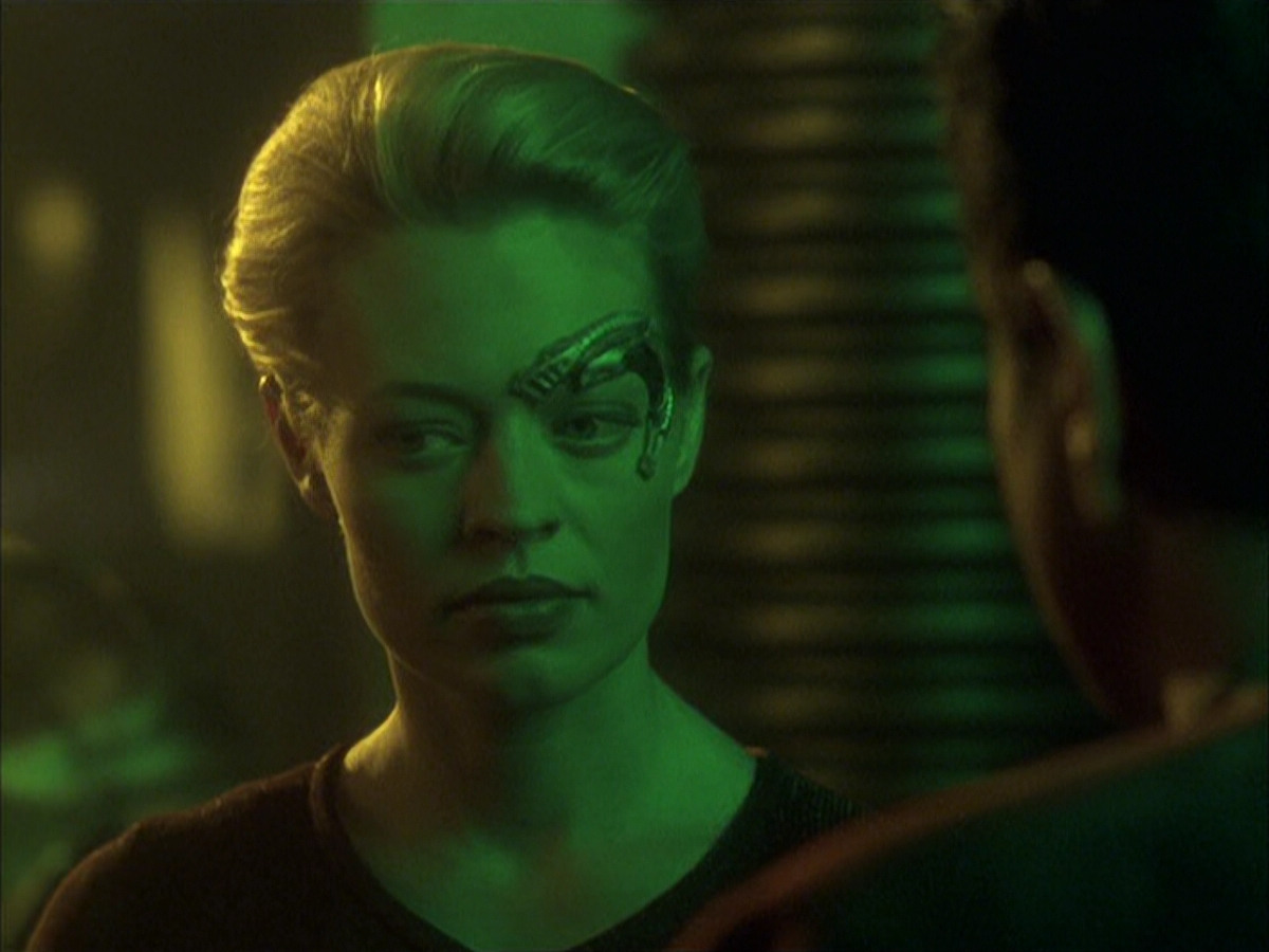 extant_StarTrek_VOY_6x16-Collective_01213.jpg