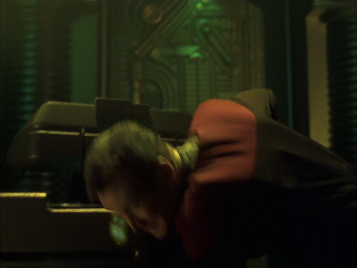 extant_StarTrek_VOY_6x16-Collective_01235.jpg