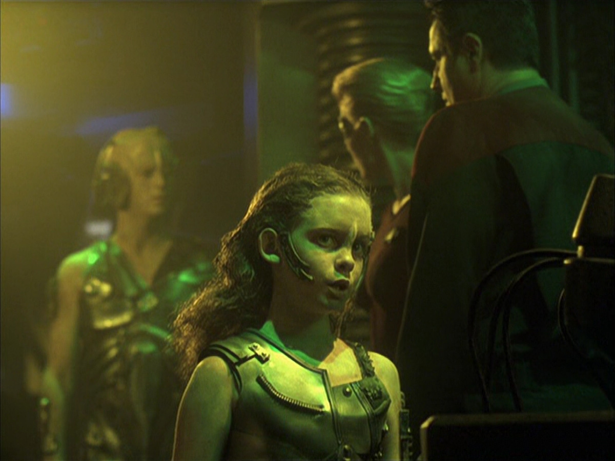 extant_StarTrek_VOY_6x16-Collective_01245.jpg