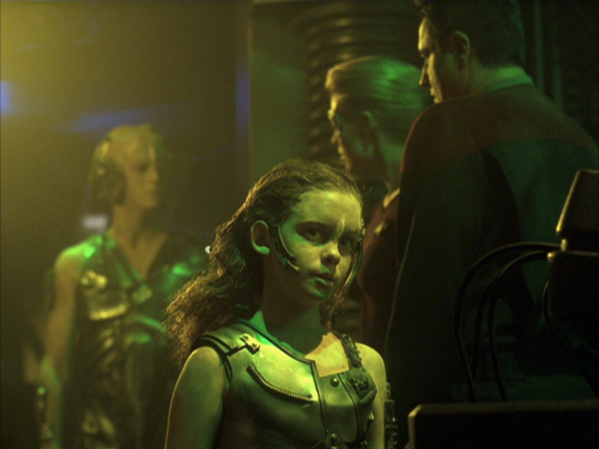 extant_StarTrek_VOY_6x16-Collective_01246.jpg