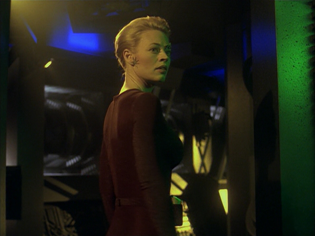 extant_StarTrek_VOY_6x16-Collective_01269.jpg