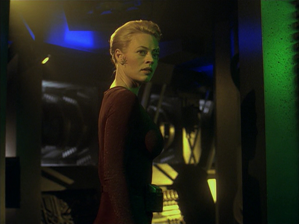 extant_StarTrek_VOY_6x16-Collective_01271.jpg