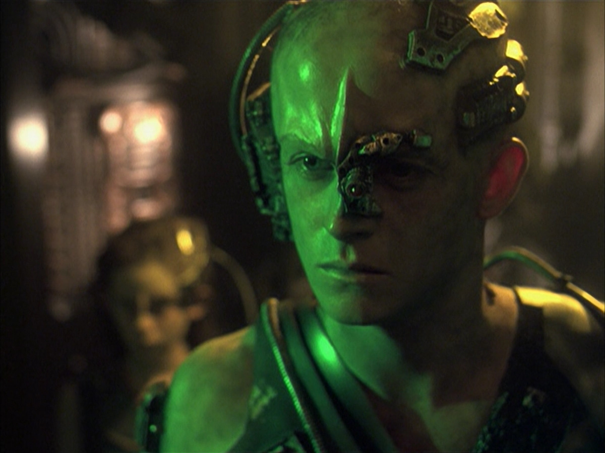 extant_StarTrek_VOY_6x16-Collective_01319.jpg