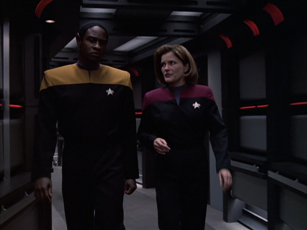 extant_StarTrek_VOY_6x16-Collective_01354.jpg