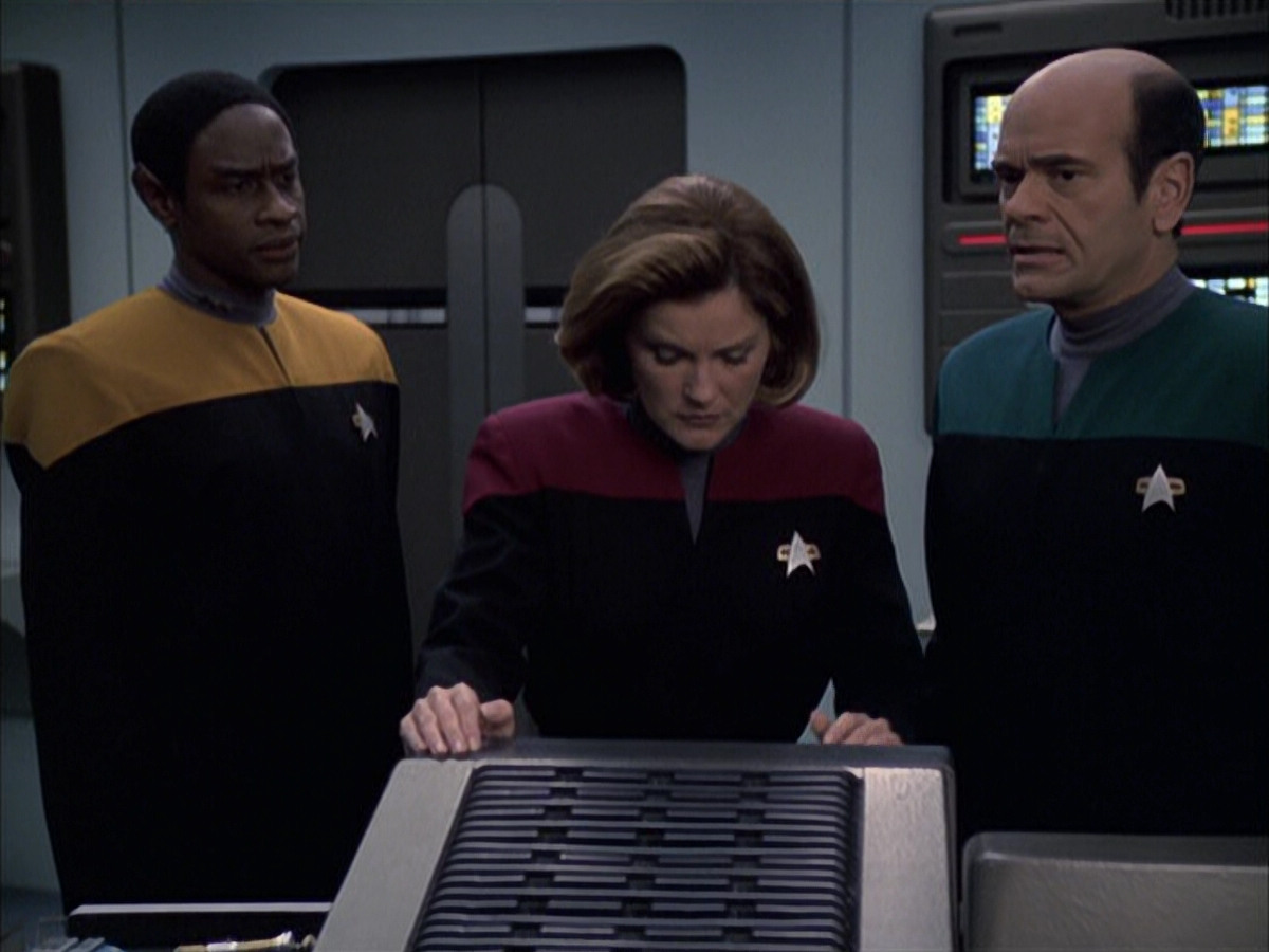 extant_StarTrek_VOY_6x16-Collective_01423.jpg
