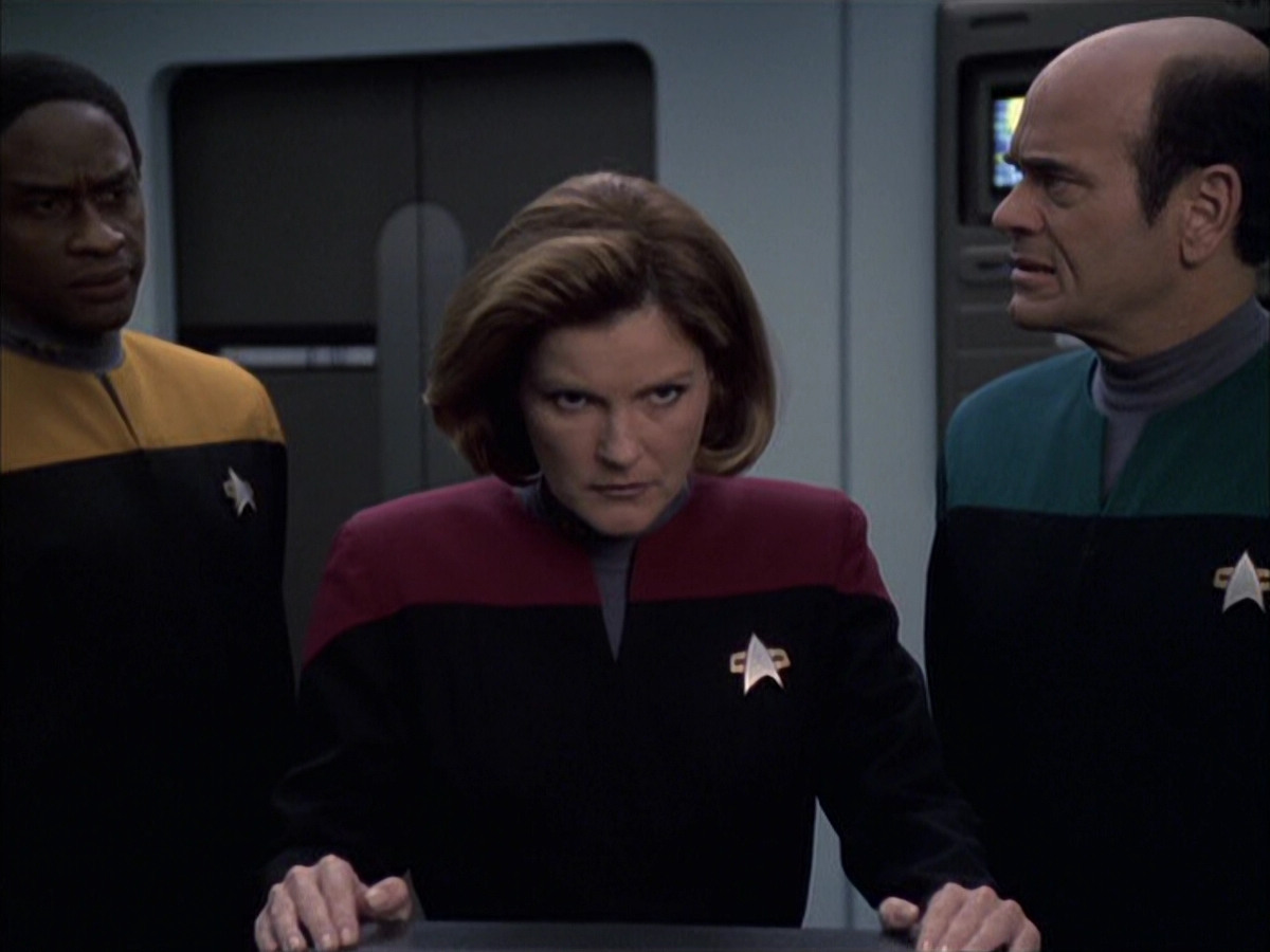 extant_StarTrek_VOY_6x16-Collective_01428.jpg
