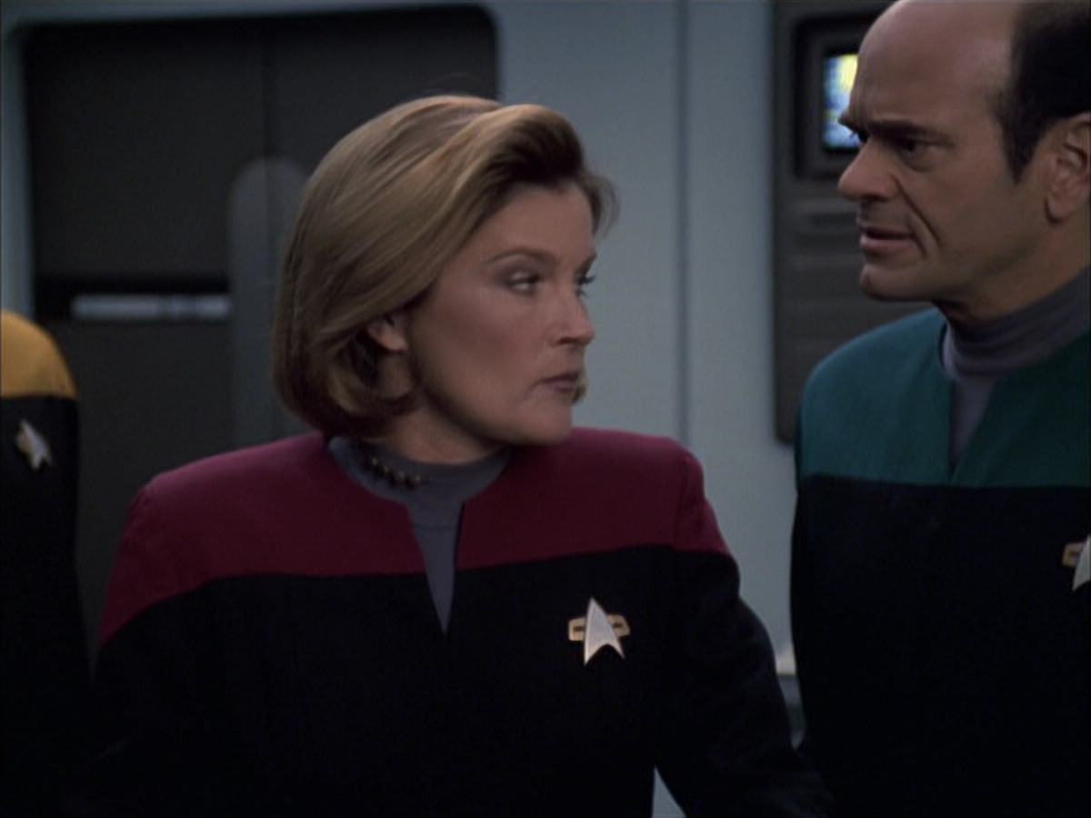 extant_StarTrek_VOY_6x16-Collective_01432.jpg