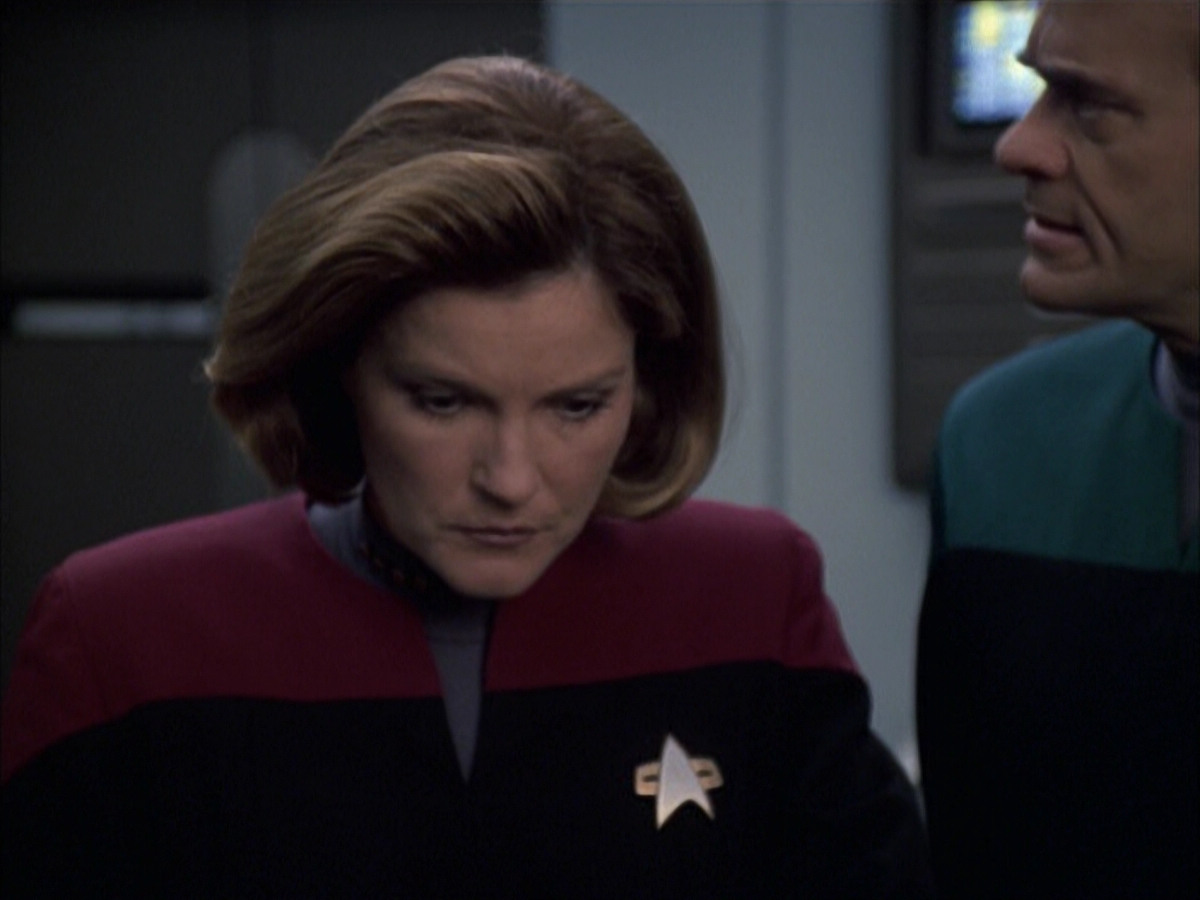 extant_StarTrek_VOY_6x16-Collective_01436.jpg