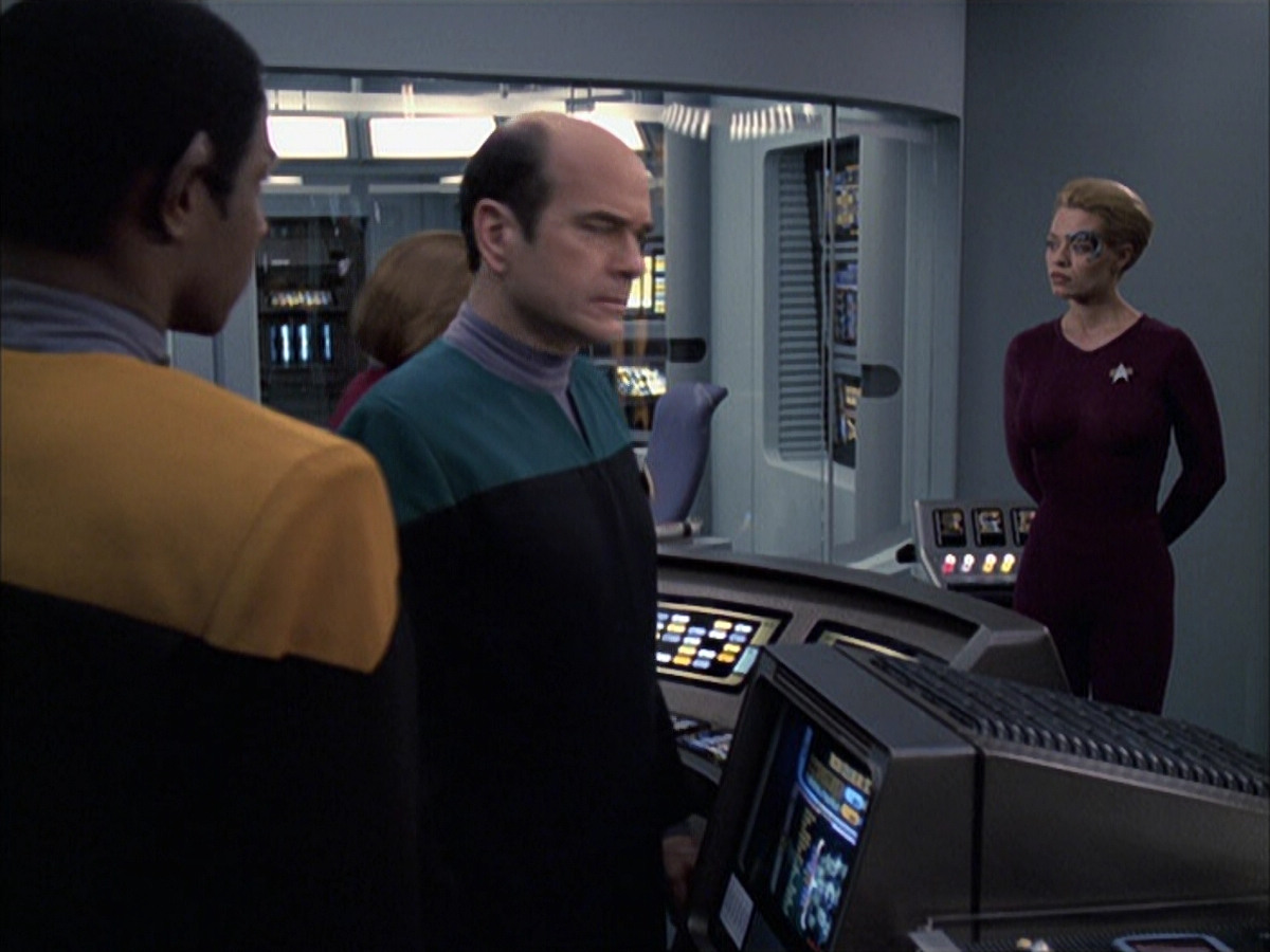 extant_StarTrek_VOY_6x16-Collective_01449.jpg