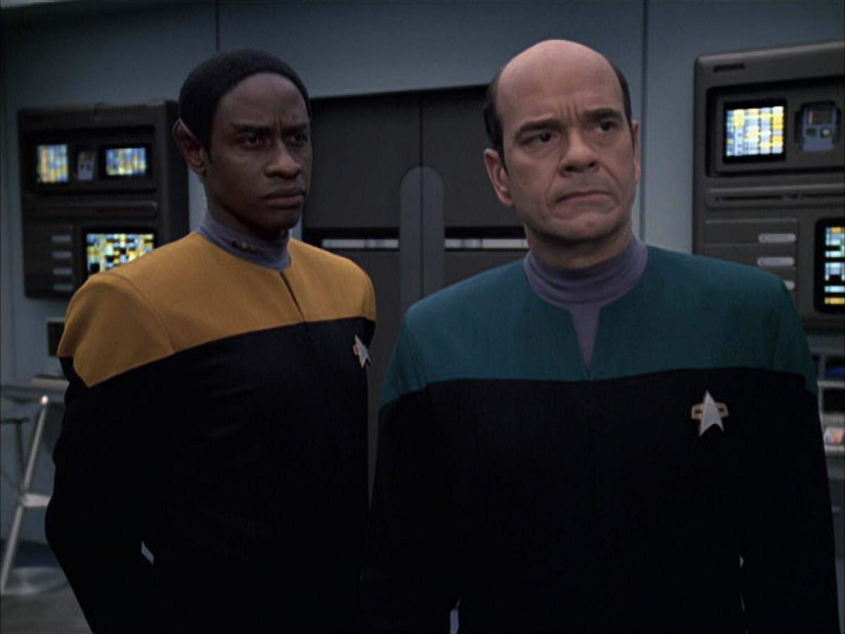 extant_StarTrek_VOY_6x16-Collective_01461.jpg