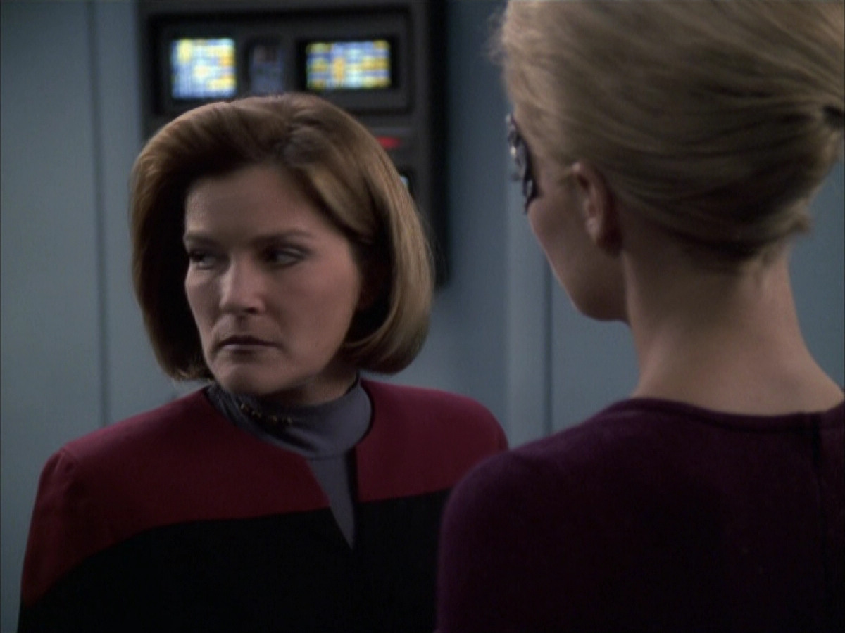 extant_StarTrek_VOY_6x16-Collective_01467.jpg