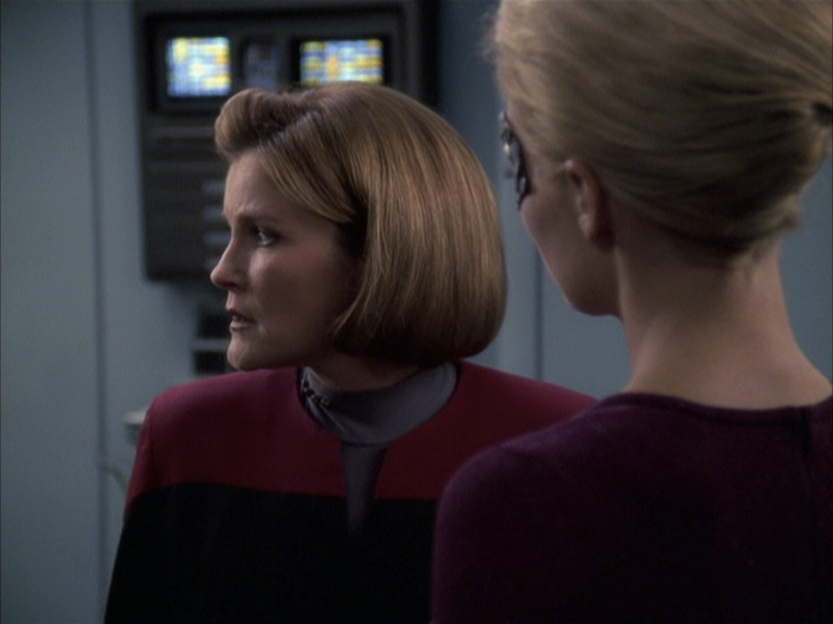 extant_StarTrek_VOY_6x16-Collective_01468.jpg