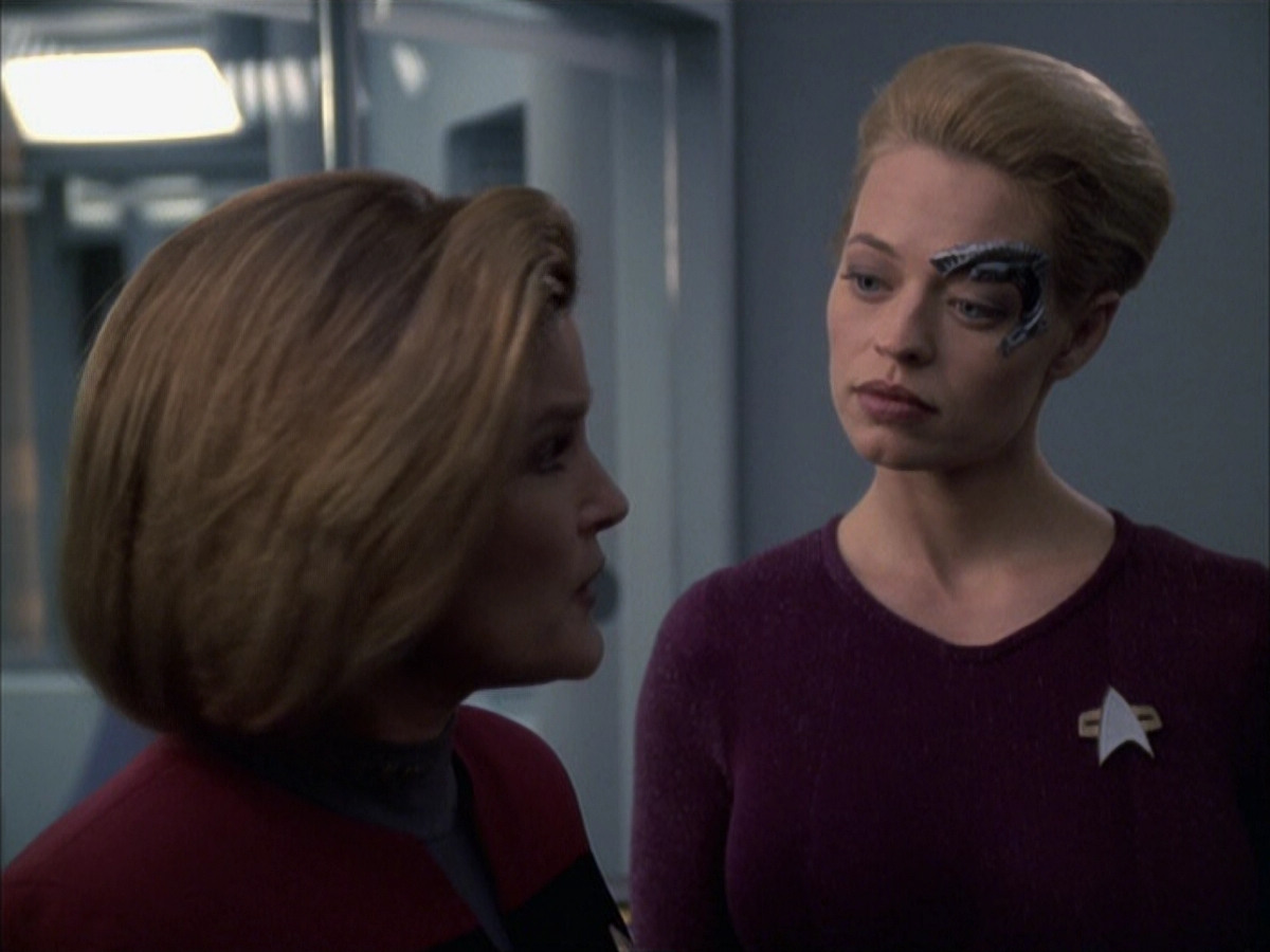 extant_StarTrek_VOY_6x16-Collective_01478.jpg