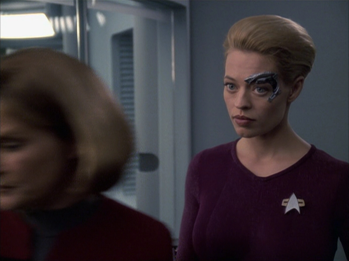 extant_StarTrek_VOY_6x16-Collective_01483.jpg