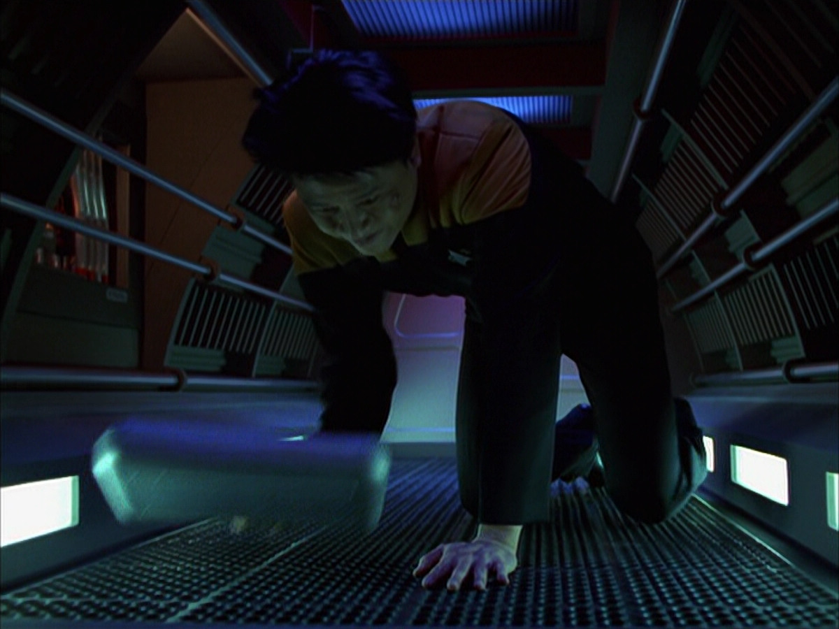 extant_StarTrek_VOY_6x16-Collective_01506.jpg