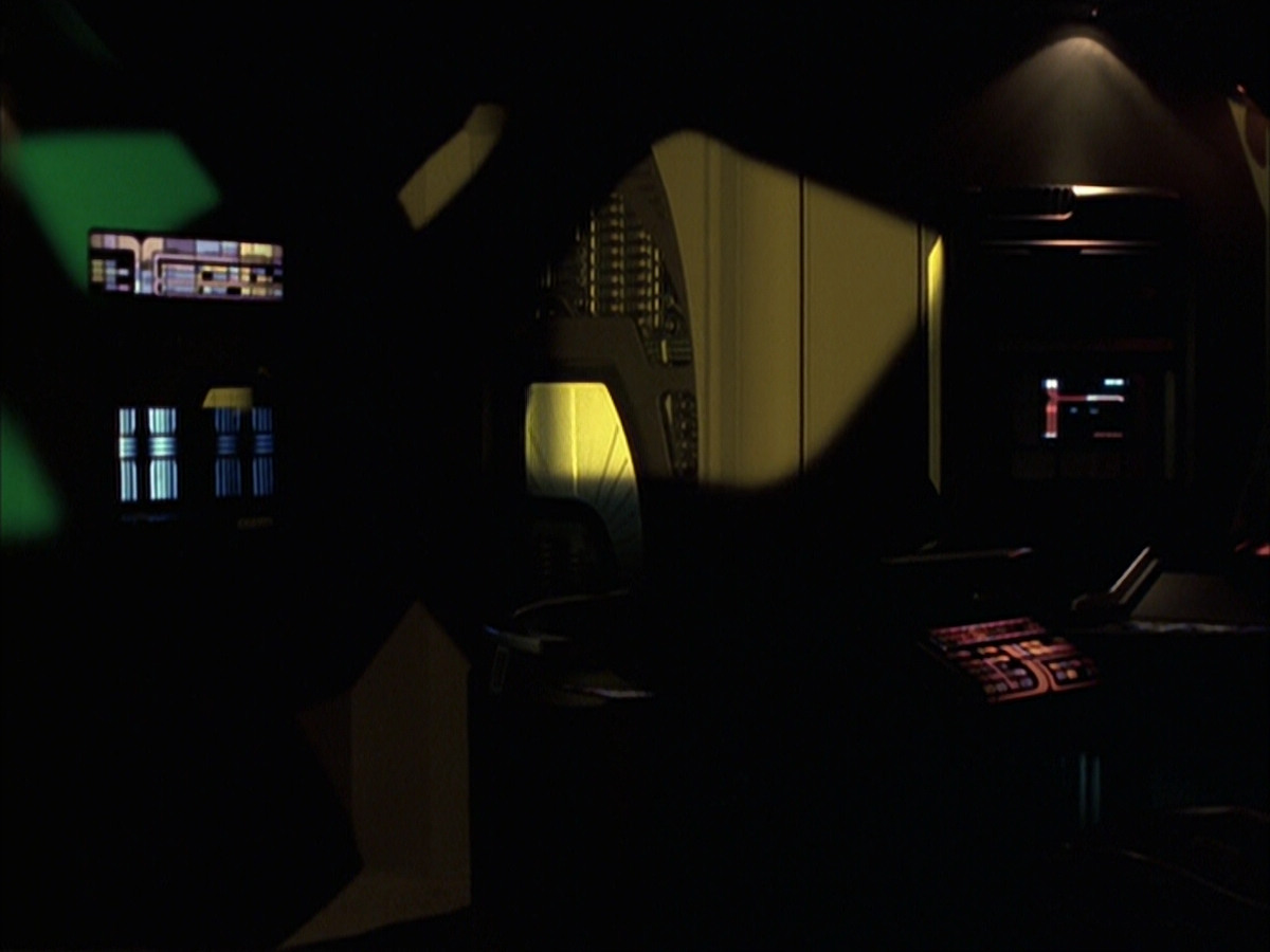 extant_StarTrek_VOY_6x16-Collective_01509.jpg