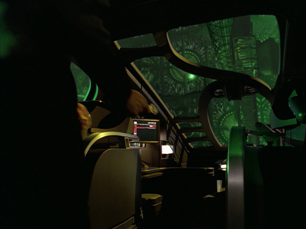 extant_StarTrek_VOY_6x16-Collective_01525.jpg