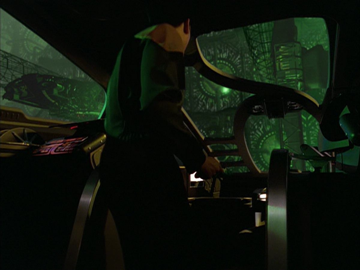 extant_StarTrek_VOY_6x16-Collective_01526.jpg