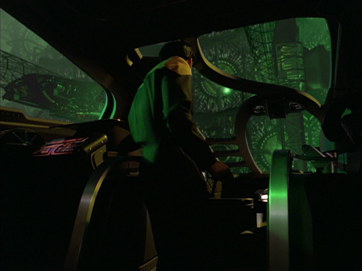 extant_StarTrek_VOY_6x16-Collective_01527.jpg