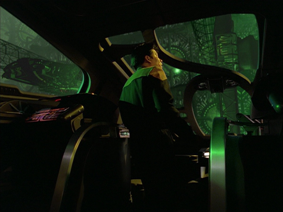 extant_StarTrek_VOY_6x16-Collective_01528.jpg