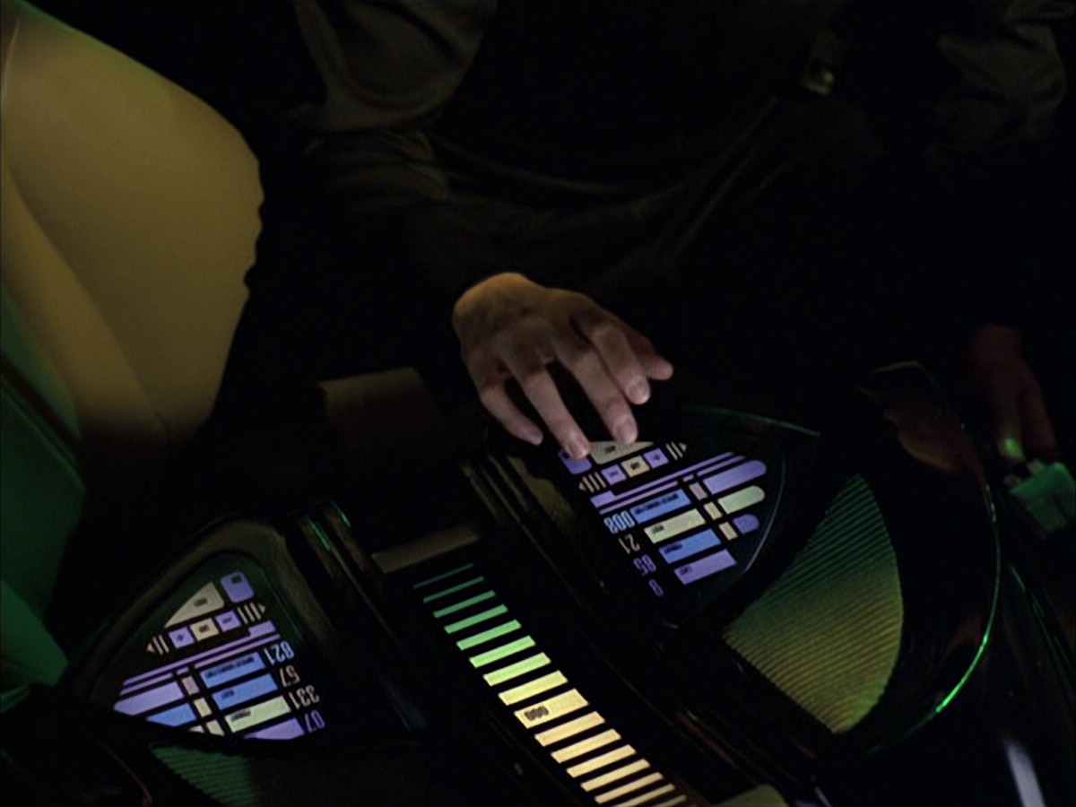 extant_StarTrek_VOY_6x16-Collective_01557.jpg