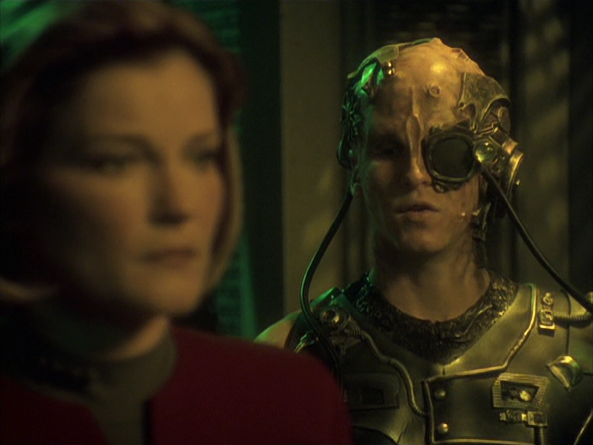 extant_StarTrek_VOY_6x16-Collective_01589.jpg