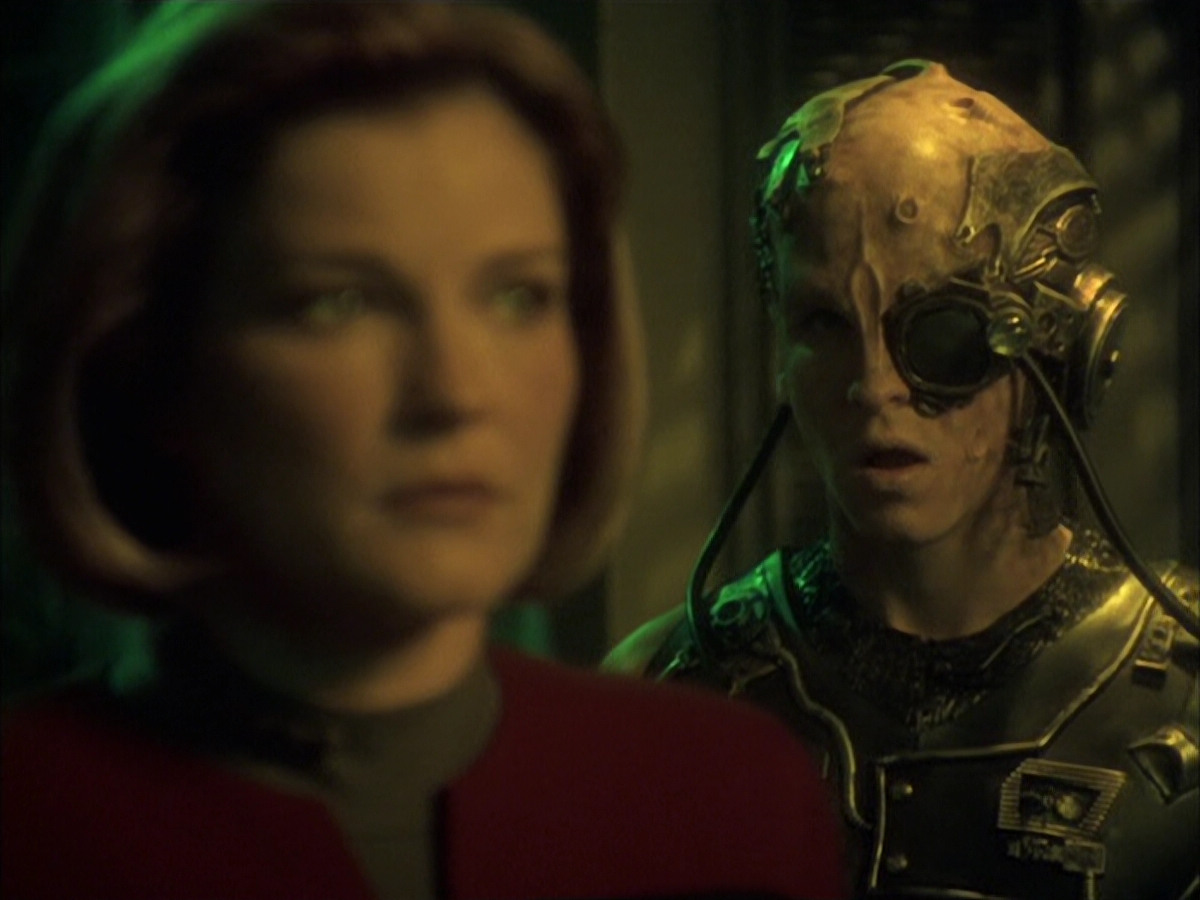 extant_StarTrek_VOY_6x16-Collective_01595.jpg