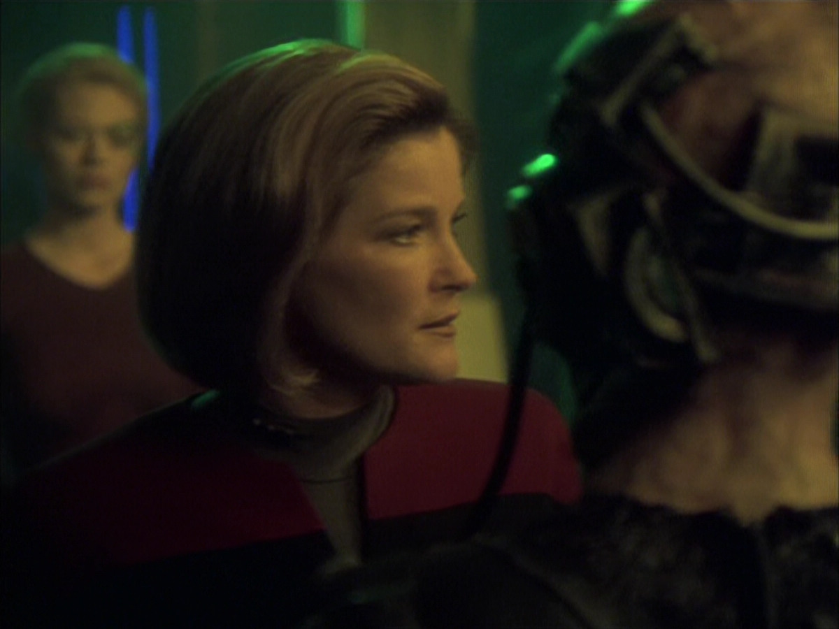 extant_StarTrek_VOY_6x16-Collective_01635.jpg