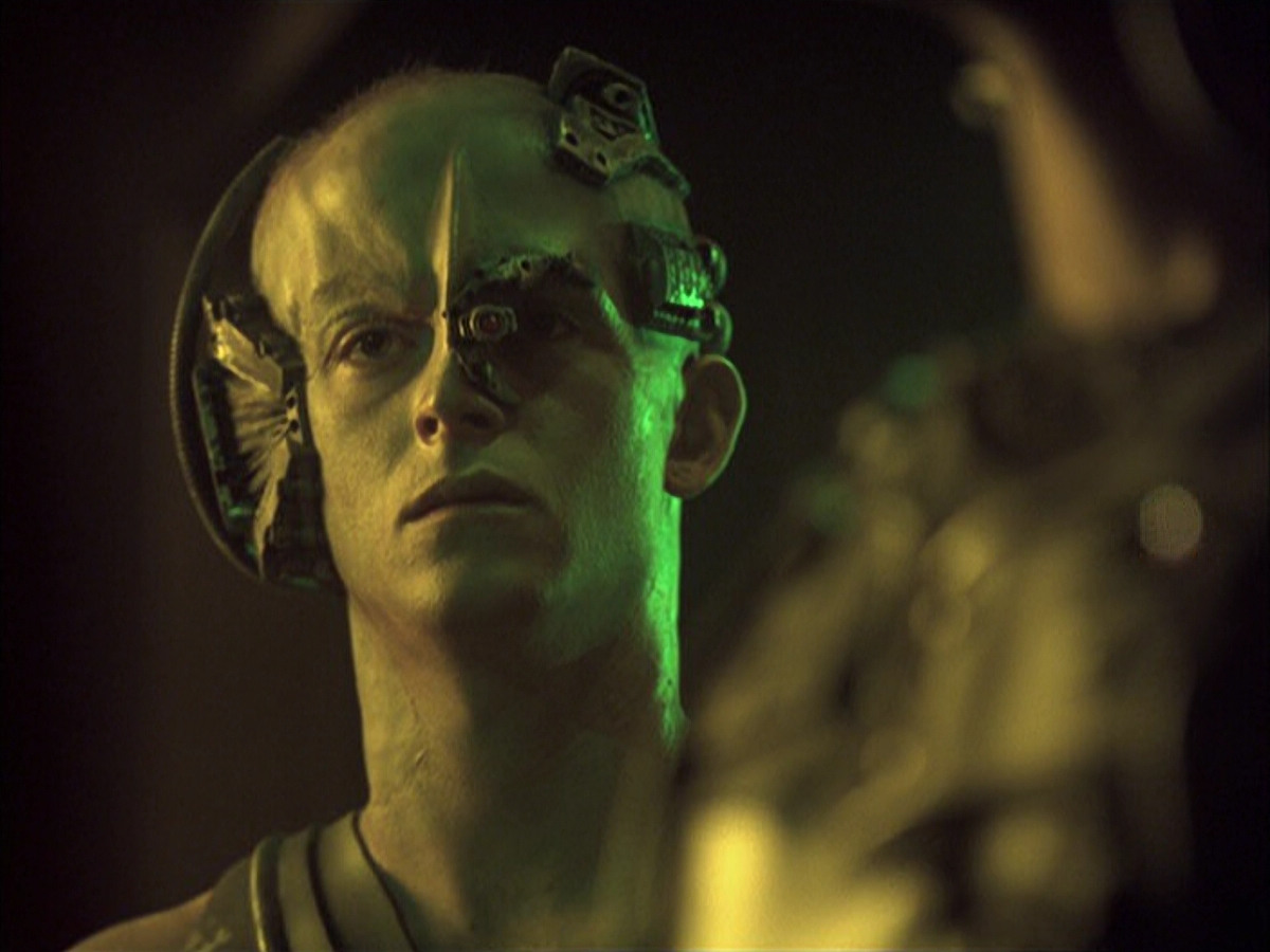 extant_StarTrek_VOY_6x16-Collective_01641.jpg