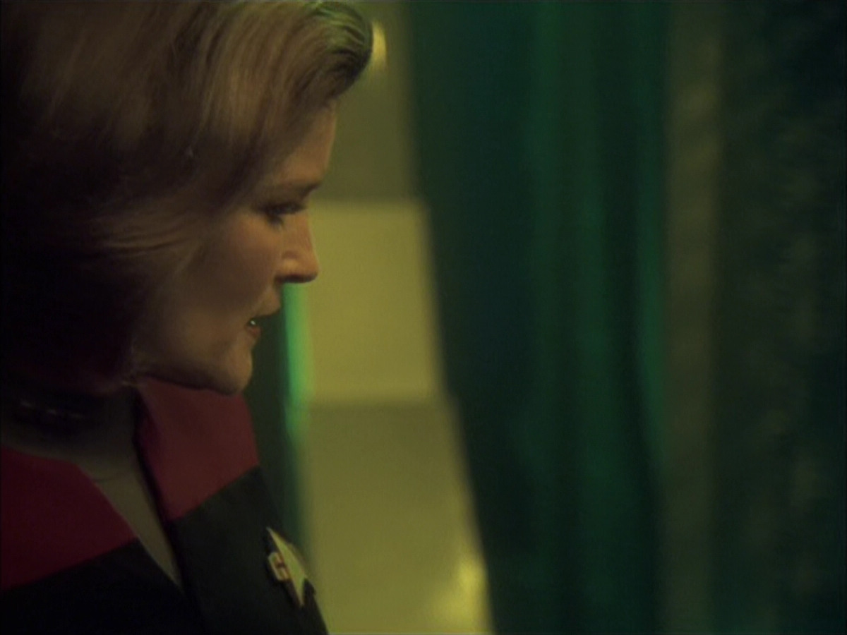 extant_StarTrek_VOY_6x16-Collective_01646.jpg