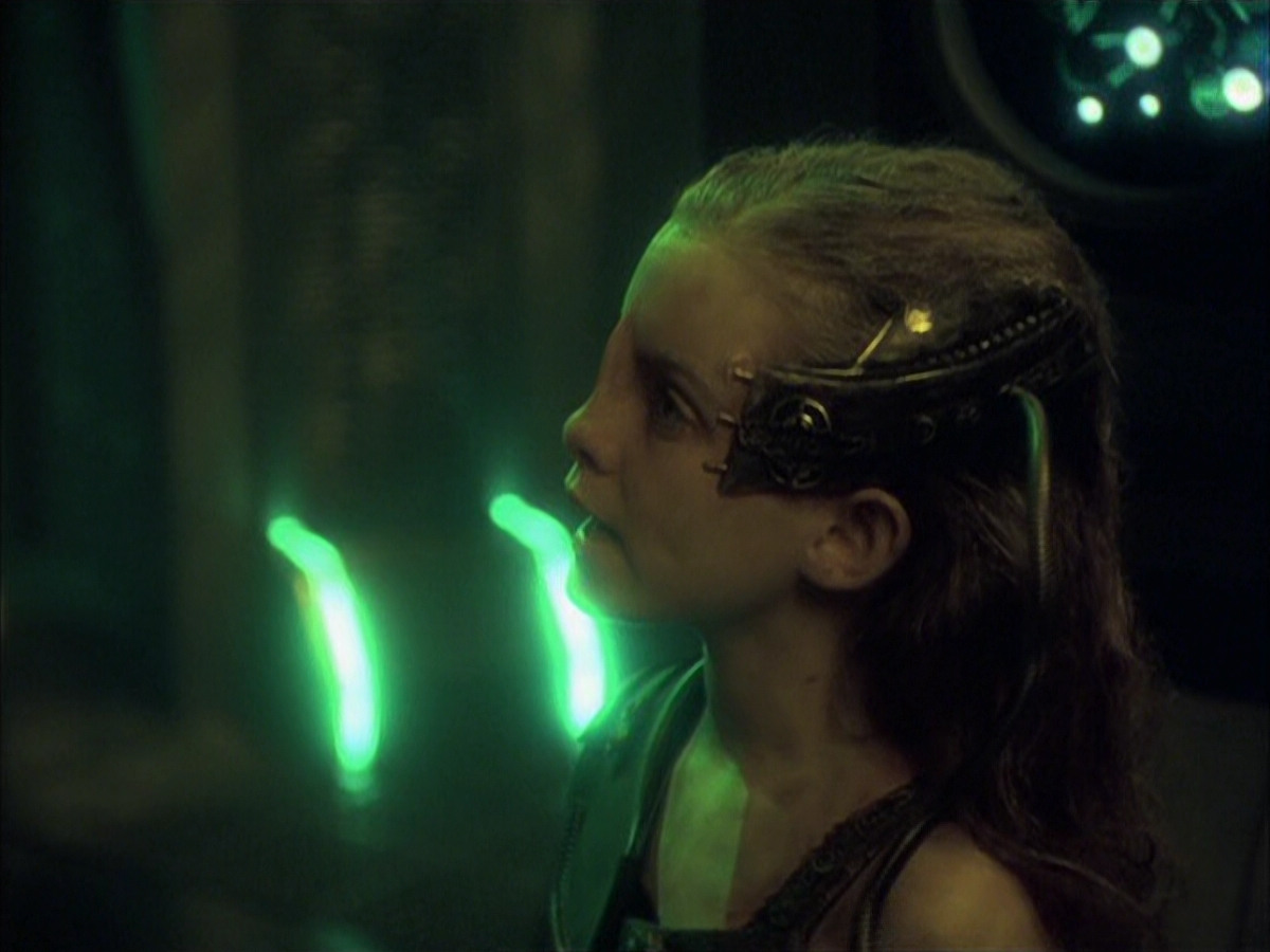 extant_StarTrek_VOY_6x16-Collective_01652.jpg