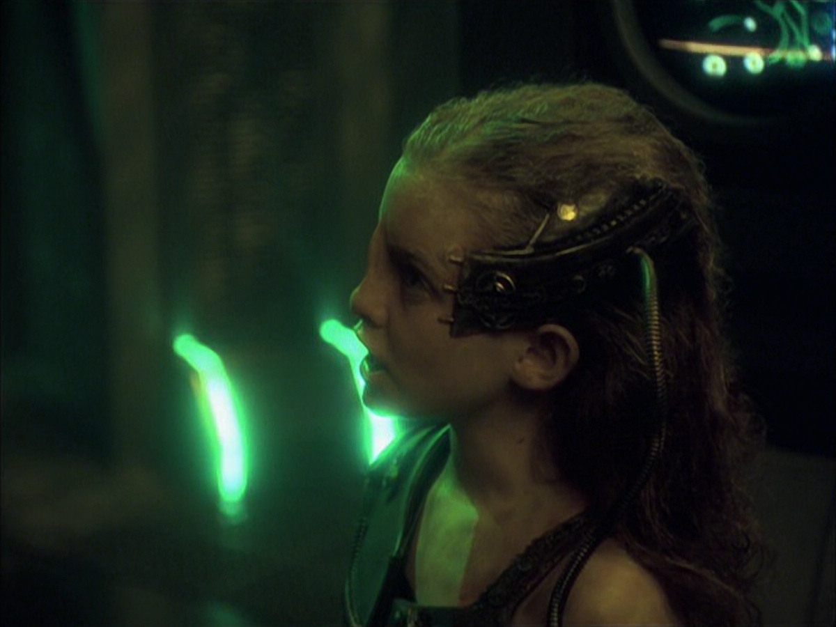 extant_StarTrek_VOY_6x16-Collective_01654.jpg